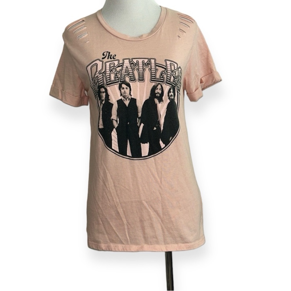 5/$30 🎈 Levis women’s small Beatles‎ distressed tee